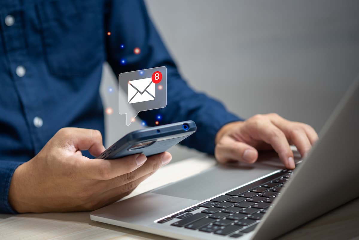 recebendo e-mail marketing no celular recebendo e-mail marketing no celular
