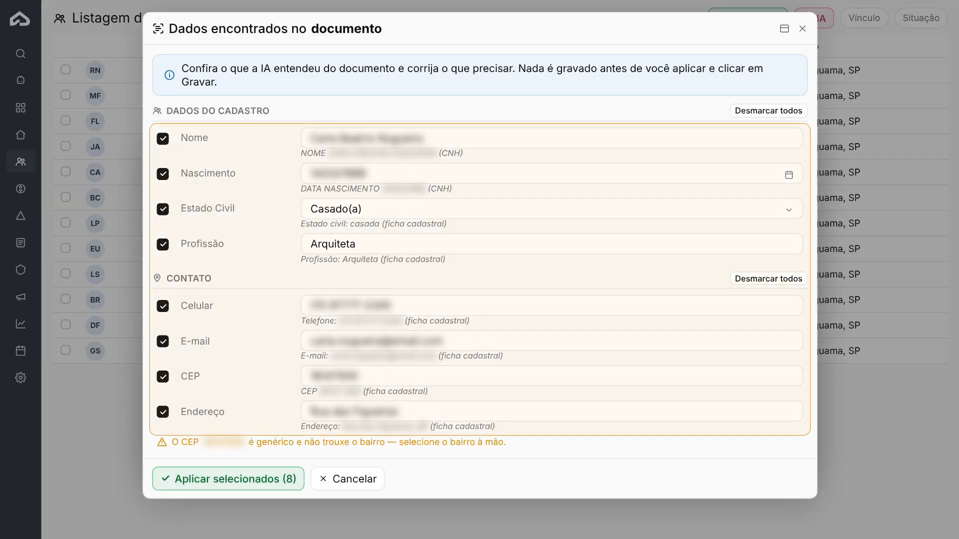 Janela Dados encontrados no documento, com os campos do cadastro de pessoa lidos pela IA em uma CNH e na ficha cadastral, cada um com caixa de seleção, e o botão Aplicar selecionados